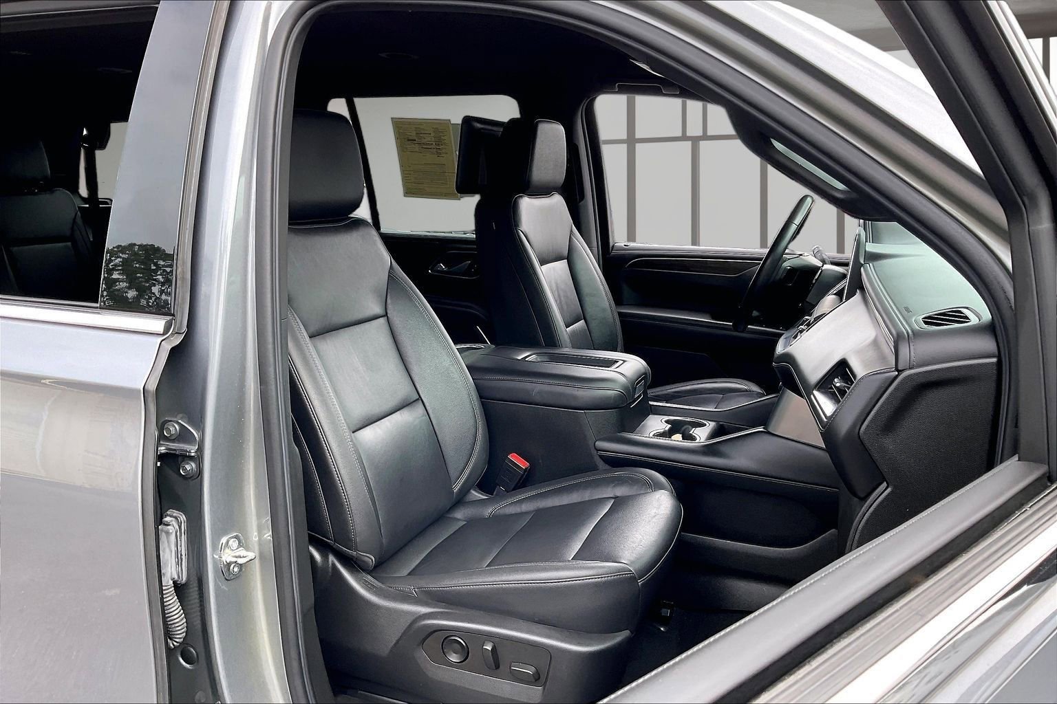 Used 2021 Chevrolet Tahoe LT w/ Rear Media and Nav Package AWD/4WD image 30