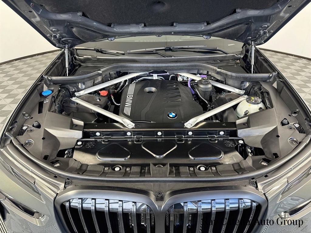 Used 2026 BMW X7 xDrive40i w/ M Sport Package AWD/4WD image 33