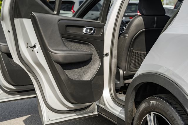 Used 2023 Volvo XC40 B5 Plus w/ Climate Package image 38