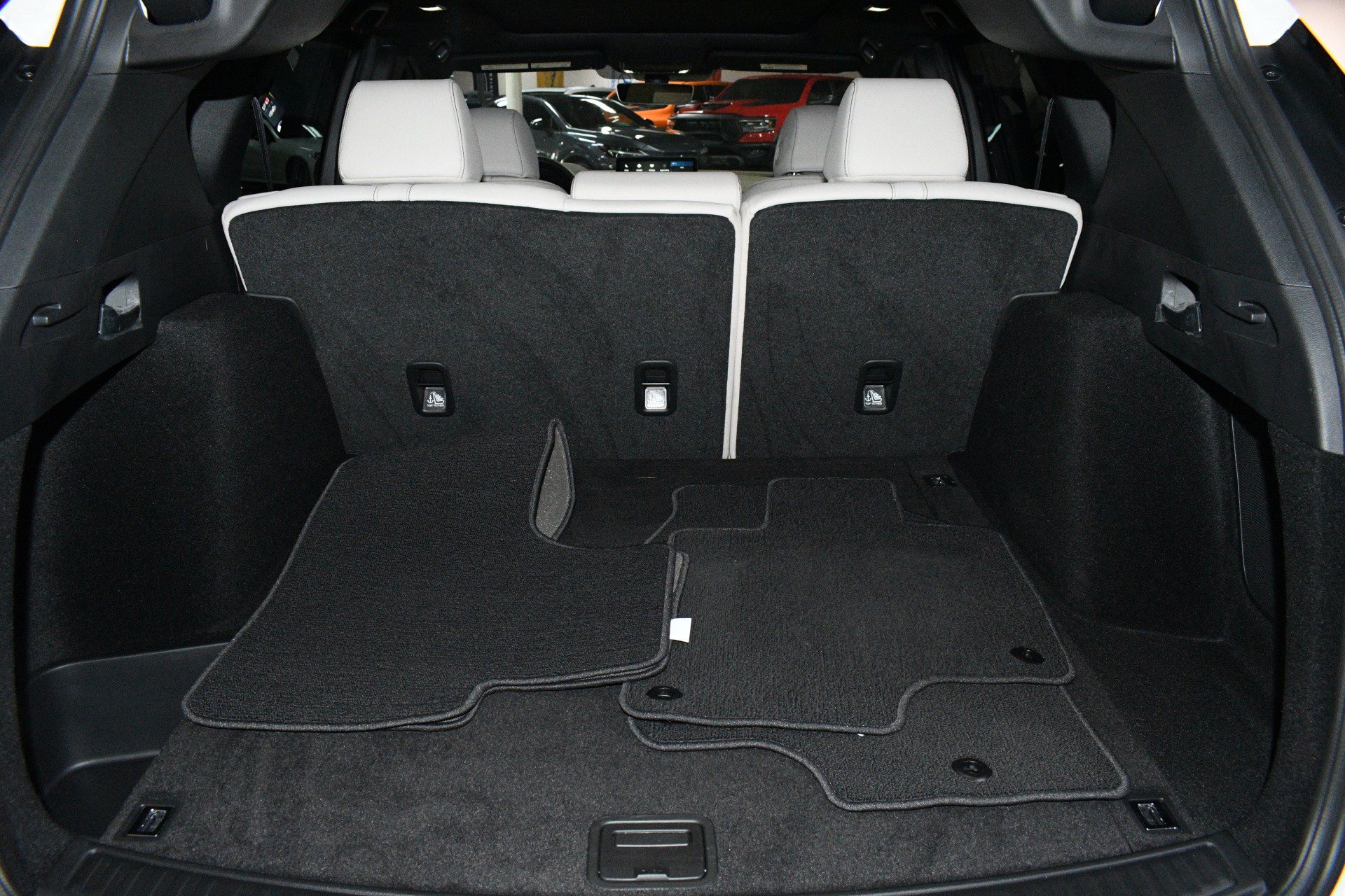 Used 2025 Acura RDX SH-AWD image 95