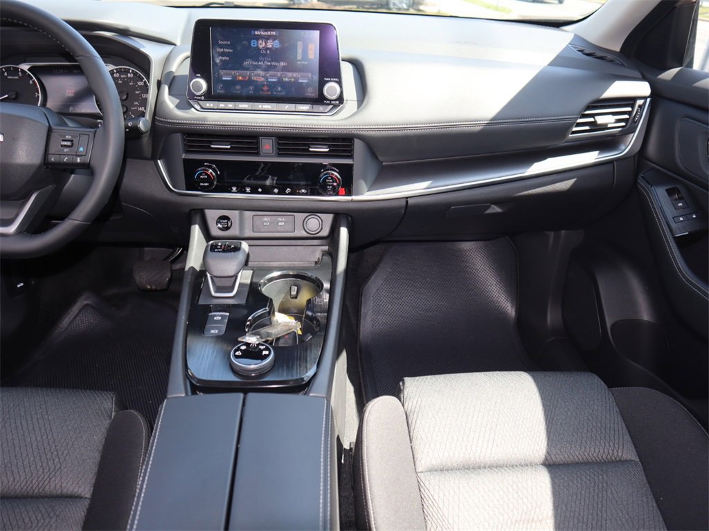 Certified 2025 Nissan Rogue SV image 19