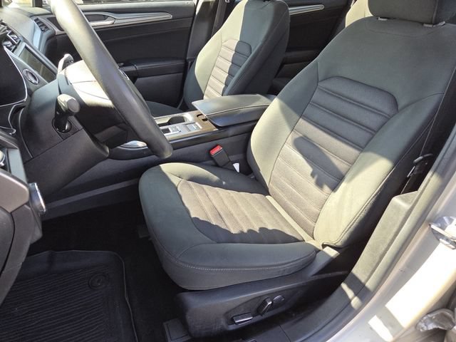 Used 2017 Ford Fusion SE w/ Fusion SE Technology Package FWD image 30