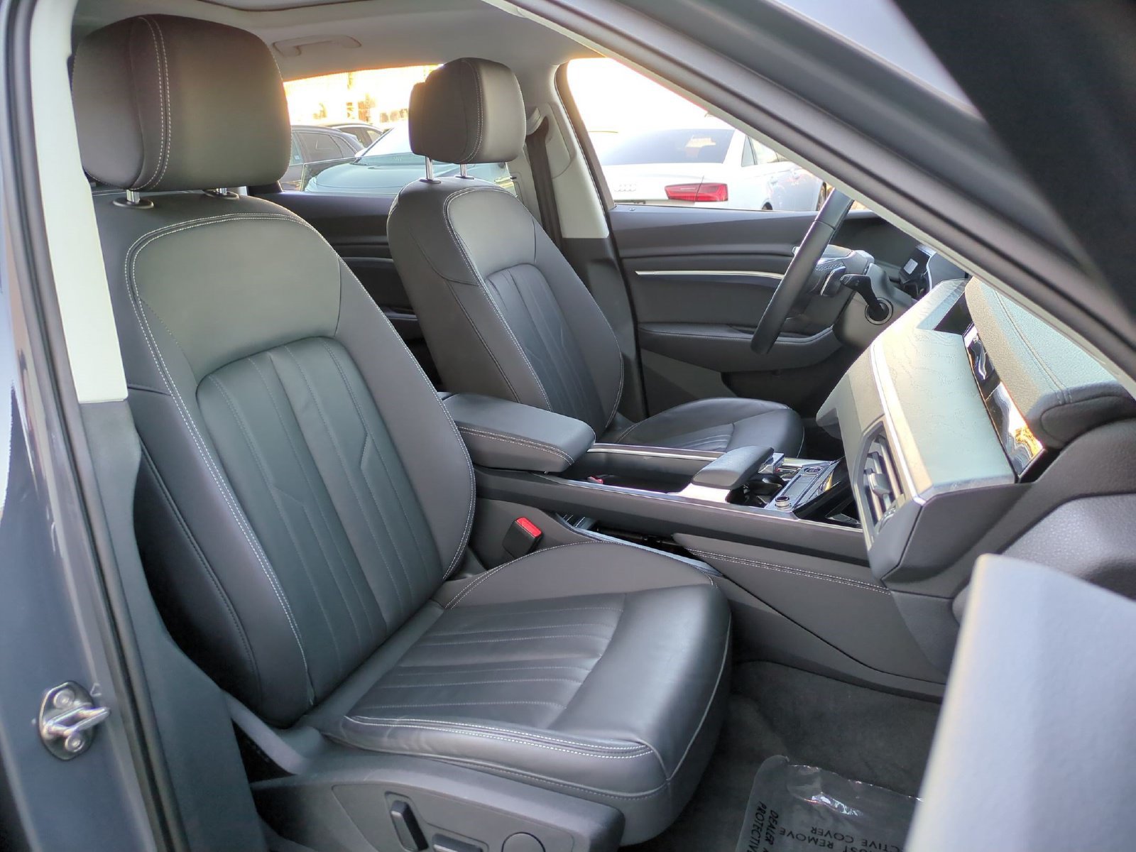 Used 2024 Audi Q8 e-tron Premium AWD/4WD image 27