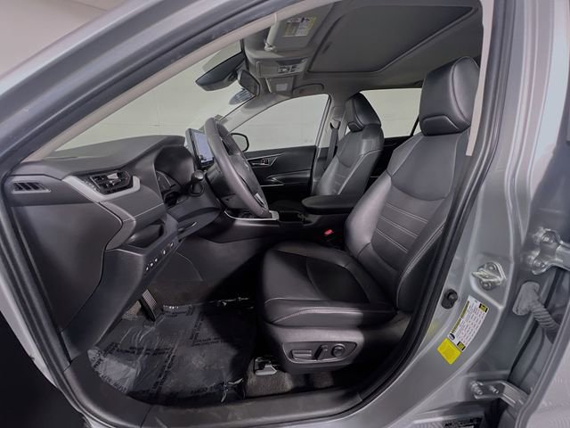 Used 2023 Toyota RAV4 XLE Premium image 13