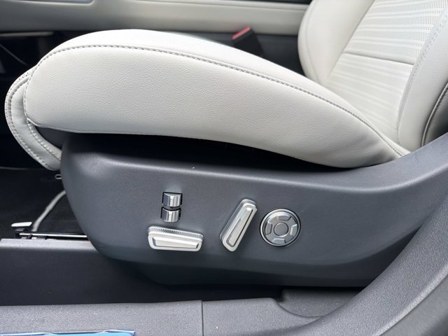 New 2026 Lincoln Nautilus Reserve AWD/4WD image 12