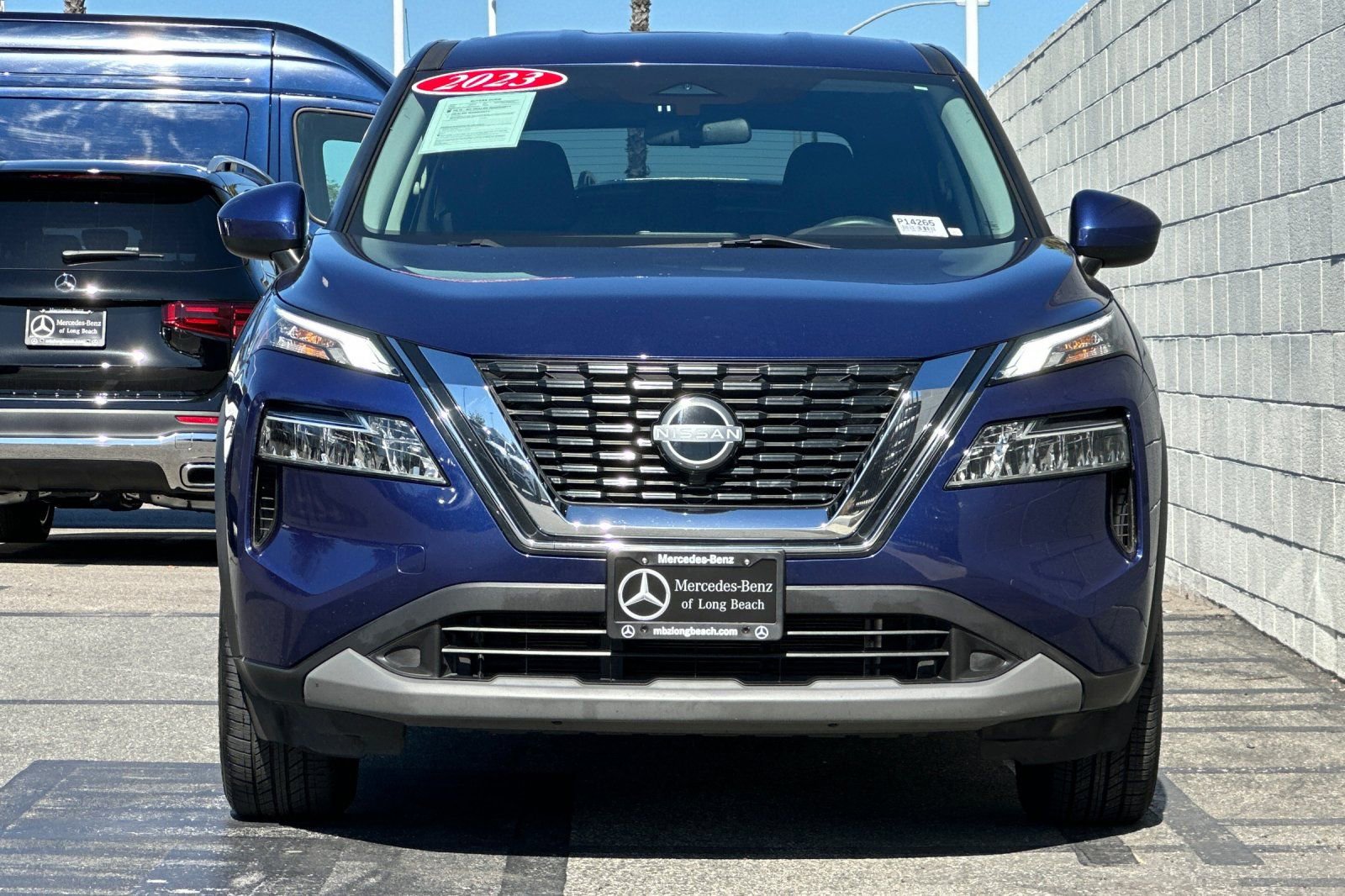 Used 2023 Nissan Rogue SV image 9