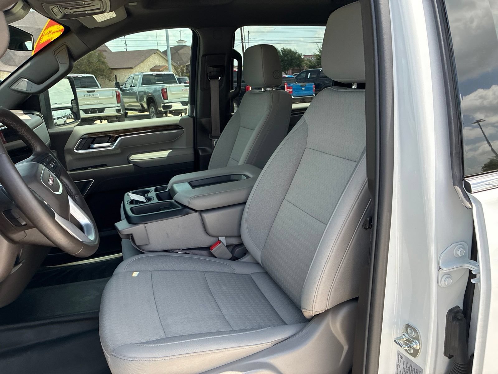 Used 2025 GMC Sierra 3500 SLE w/ SLE Convenience Package AWD/4WD image 23