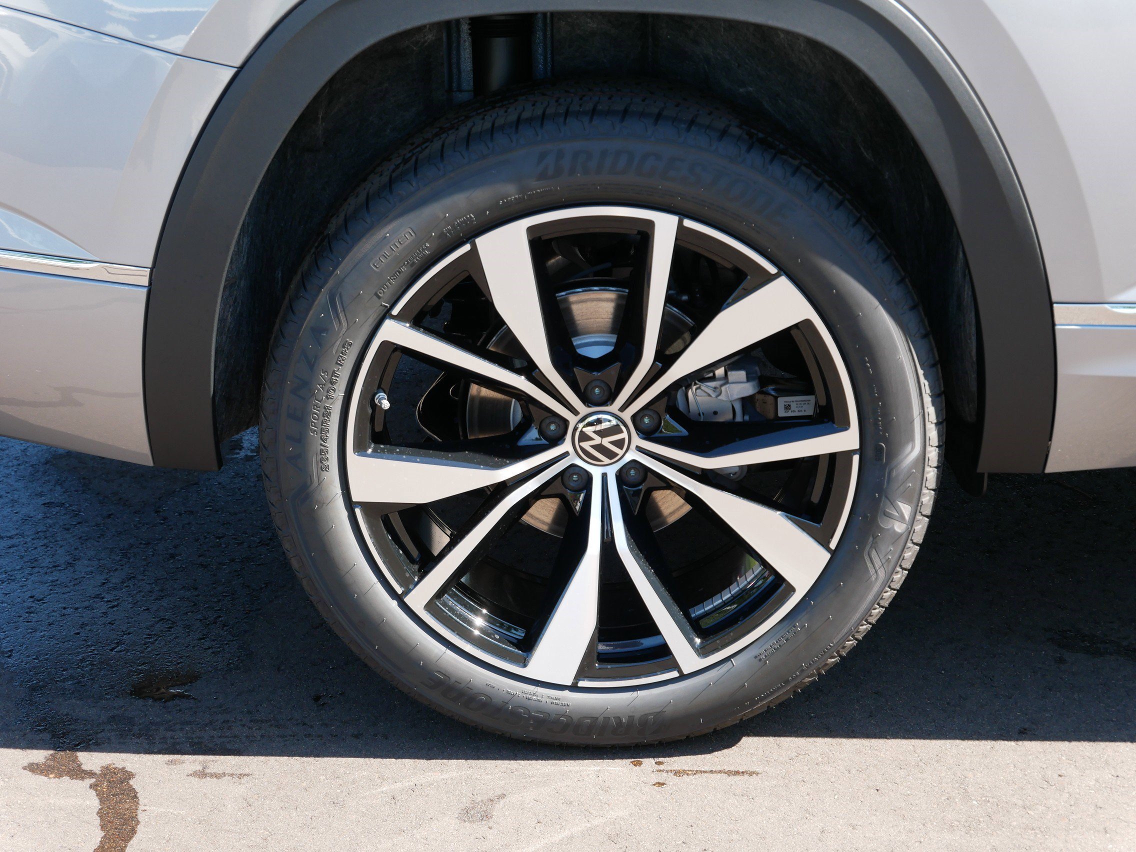 New 2026 Volkswagen Atlas SEL Premium R-Line AWD/4WD image 5