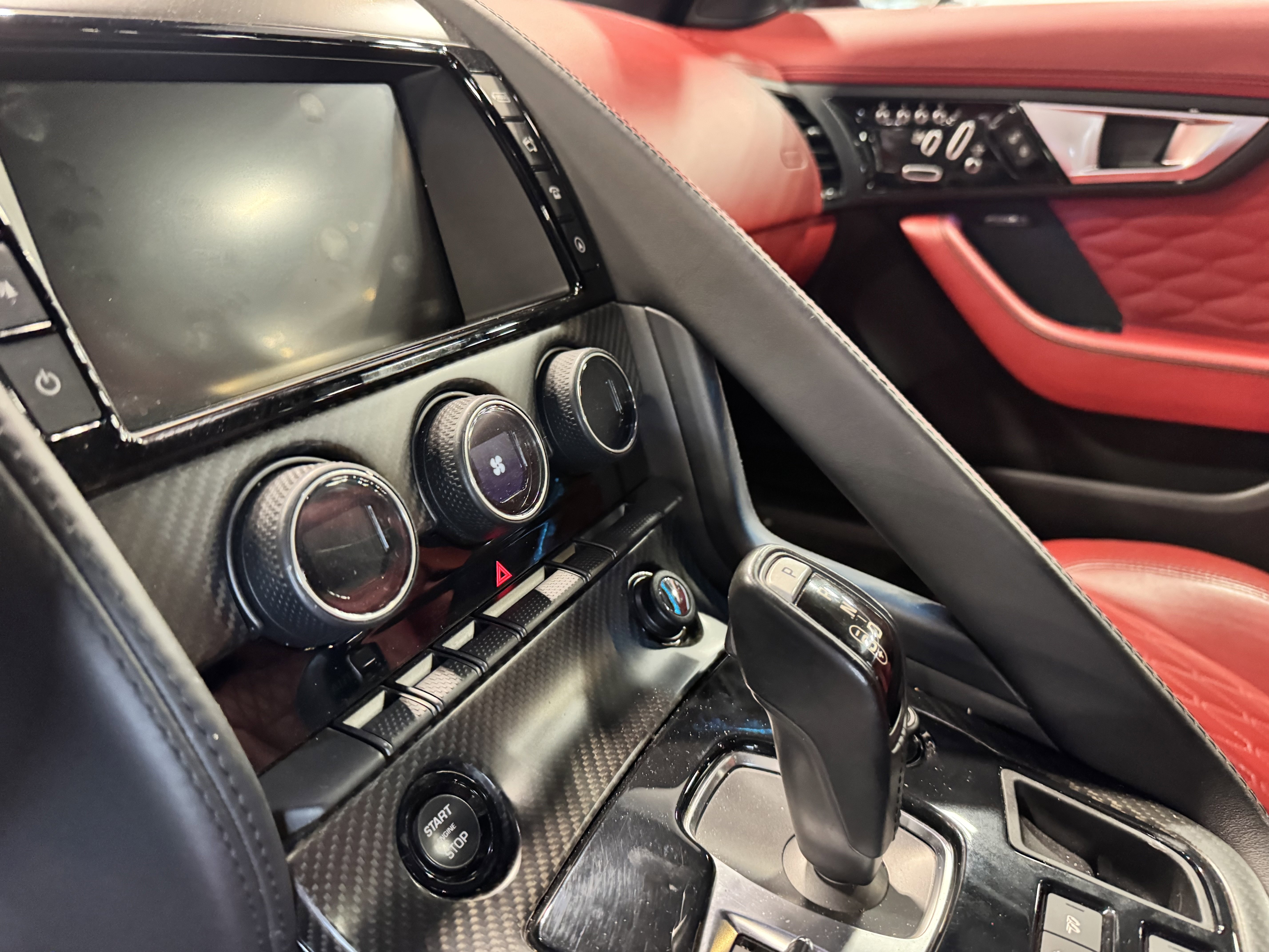 Used 2017 Jaguar F-TYPE SVR image 27