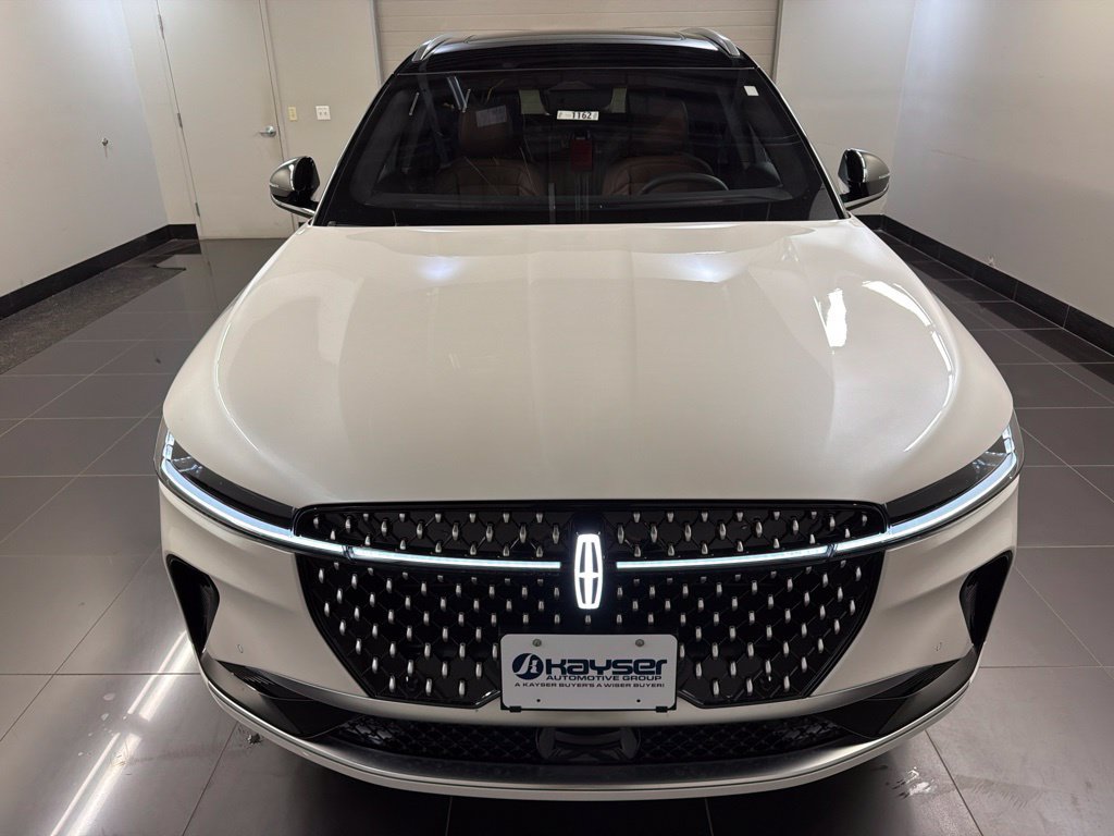New 2026 Lincoln Nautilus Reserve AWD/4WD image 2
