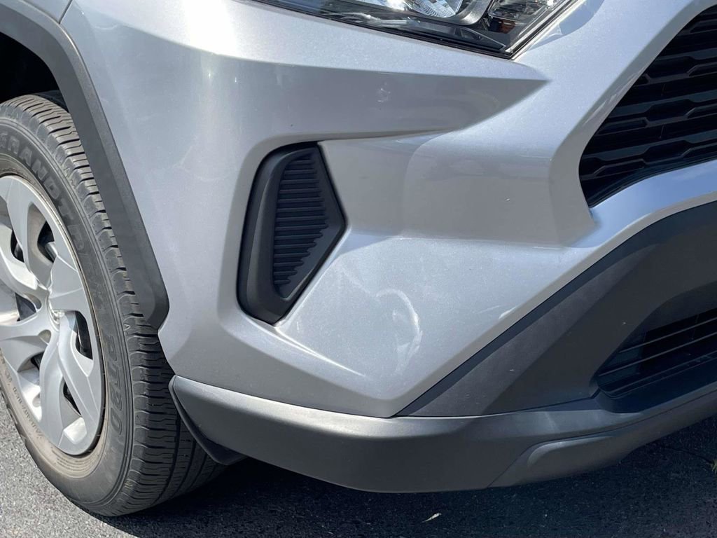 Used 2022 Toyota RAV4 LE FWD image 6
