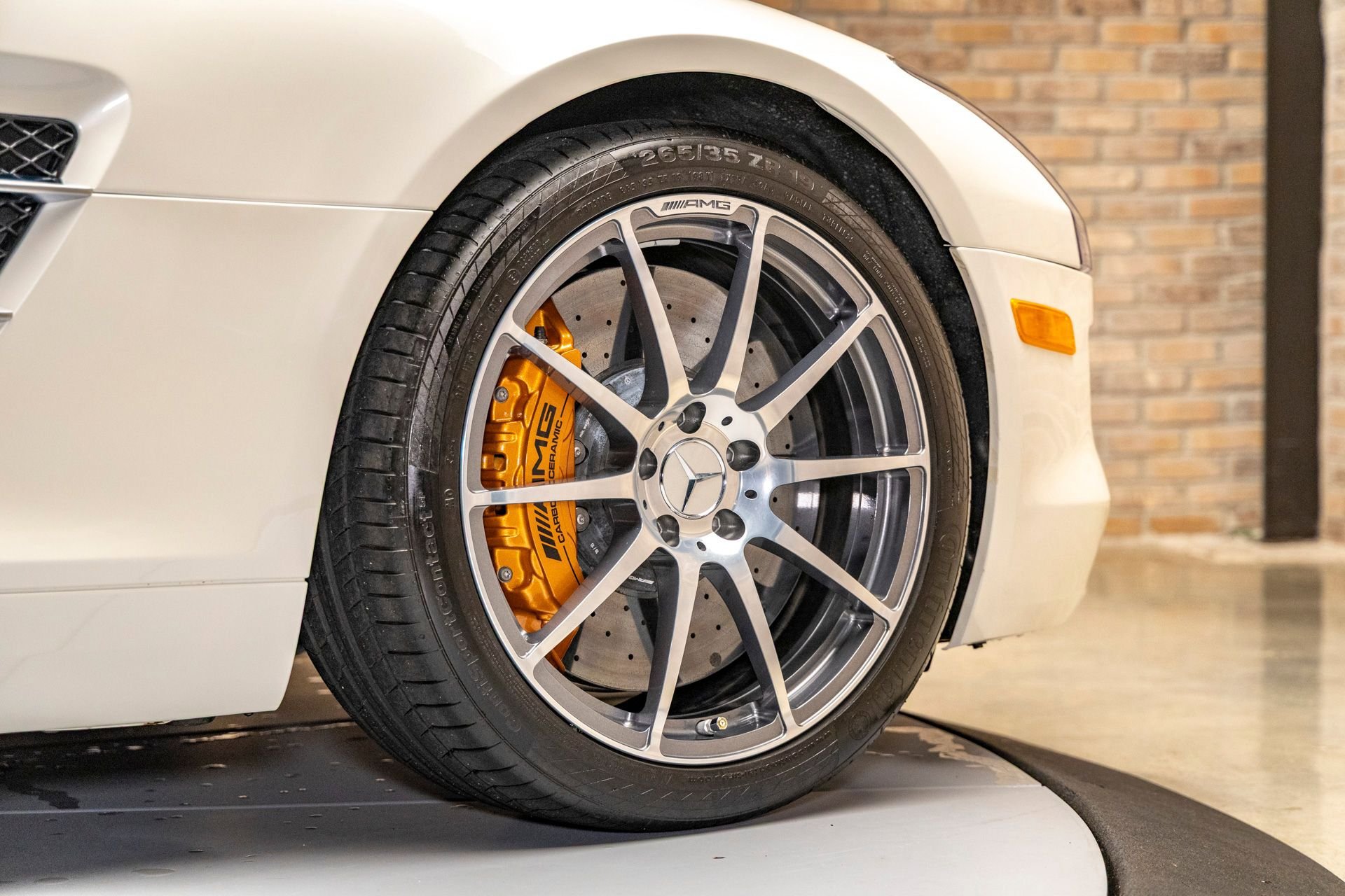 Used 2011 Mercedes-Benz SLS AMG image 17