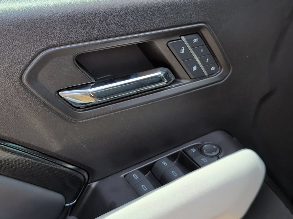 Used 2024 GMC Canyon AT4X AWD/4WD image 15