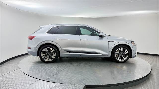 Used 2022 Audi e-tron Premium AWD/4WD image 9