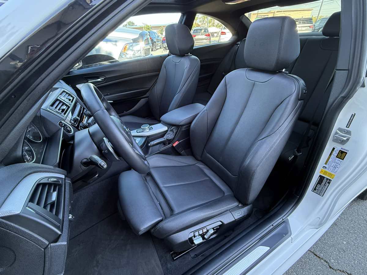 Used 2017 BMW 230i Coupe RWD image 4
