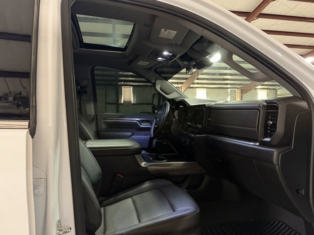 Used 2024 Chevrolet Silverado 2500 LTZ w/ LTZ Convenience Package image 15