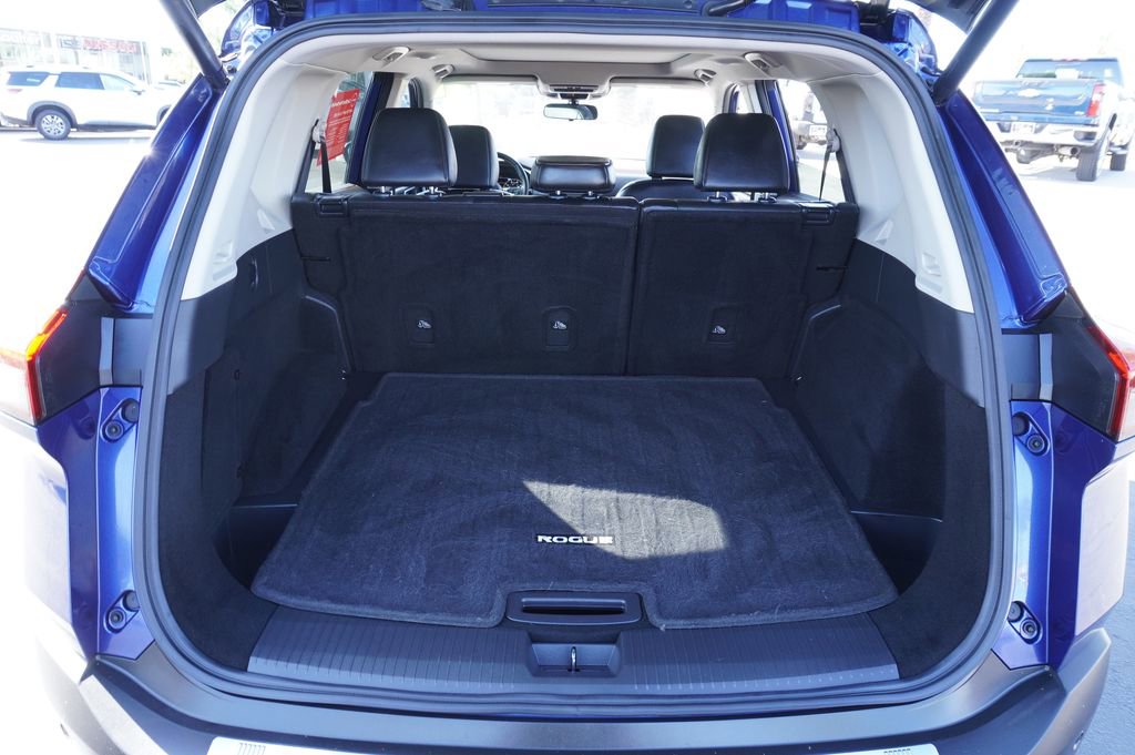 Certified 2021 Nissan Rogue SV w/ Premium Package FWD image 8