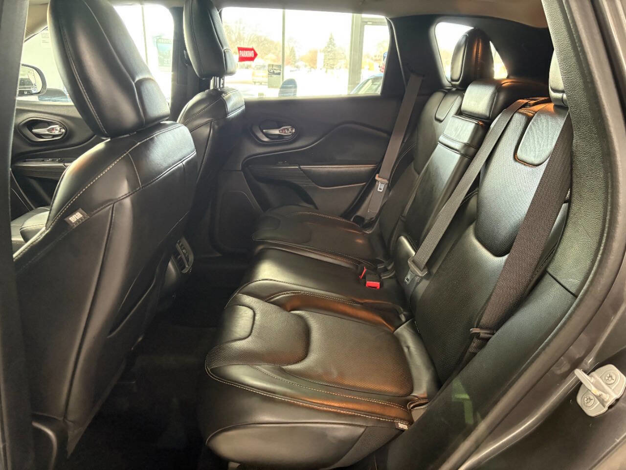 Used 2015 Jeep Cherokee Limited w/ Luxury Group image 13