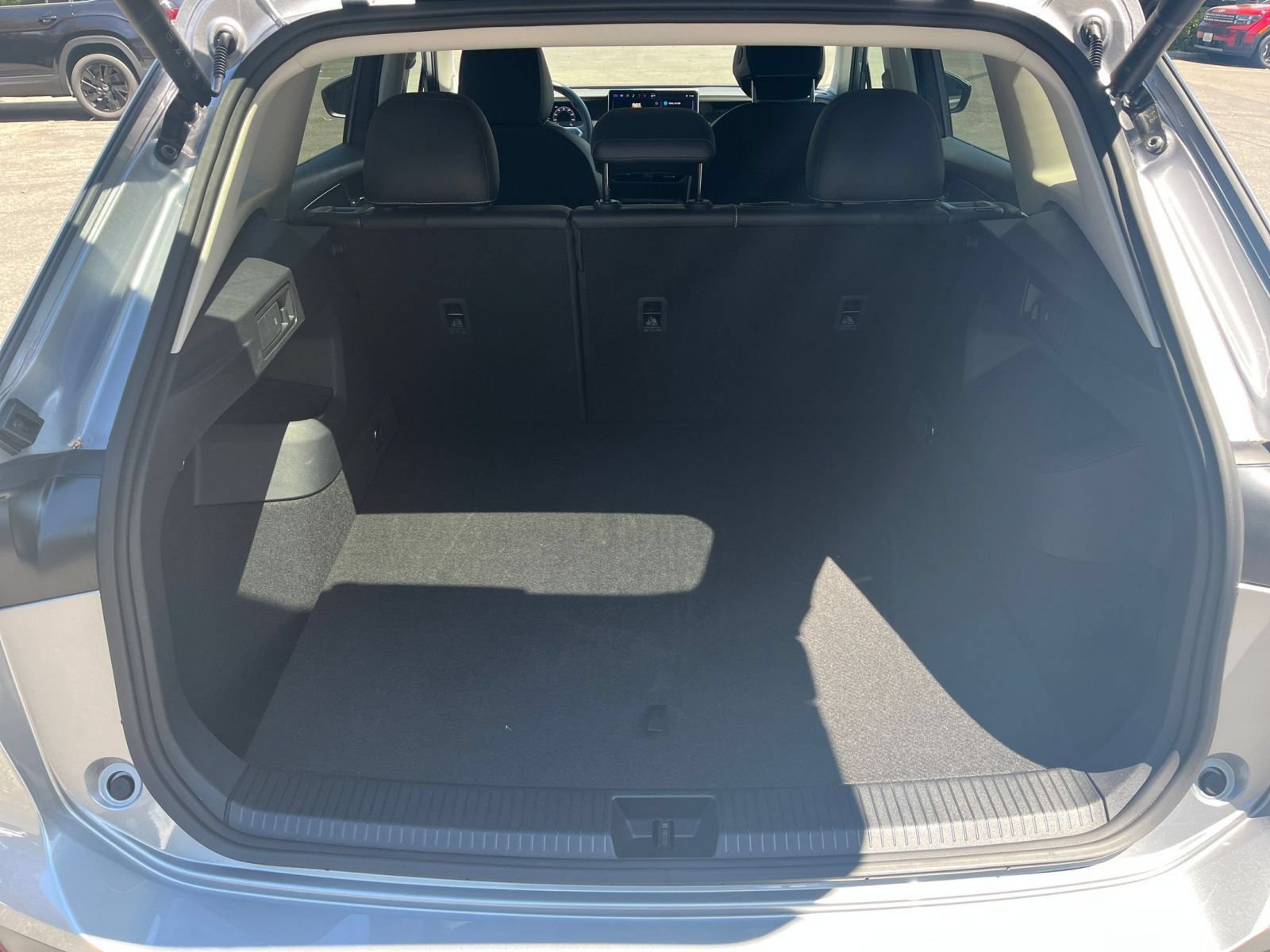 Used 2026 Volkswagen Tiguan SE AWD/4WD image 32