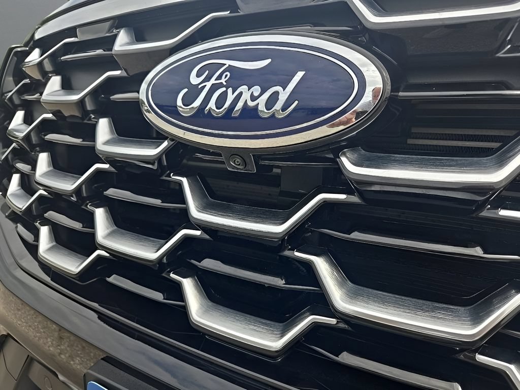 Used 2026 Ford Explorer Platinum w/ LUX Leather Package AWD/4WD image 38