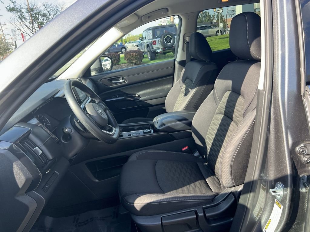 Used 2022 Nissan Pathfinder S AWD/4WD image 21