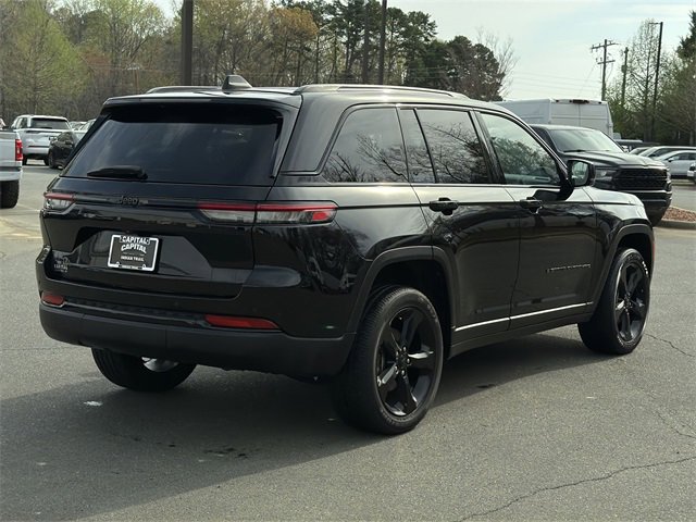 Used 2023 Jeep Grand Cherokee Altitude image 12