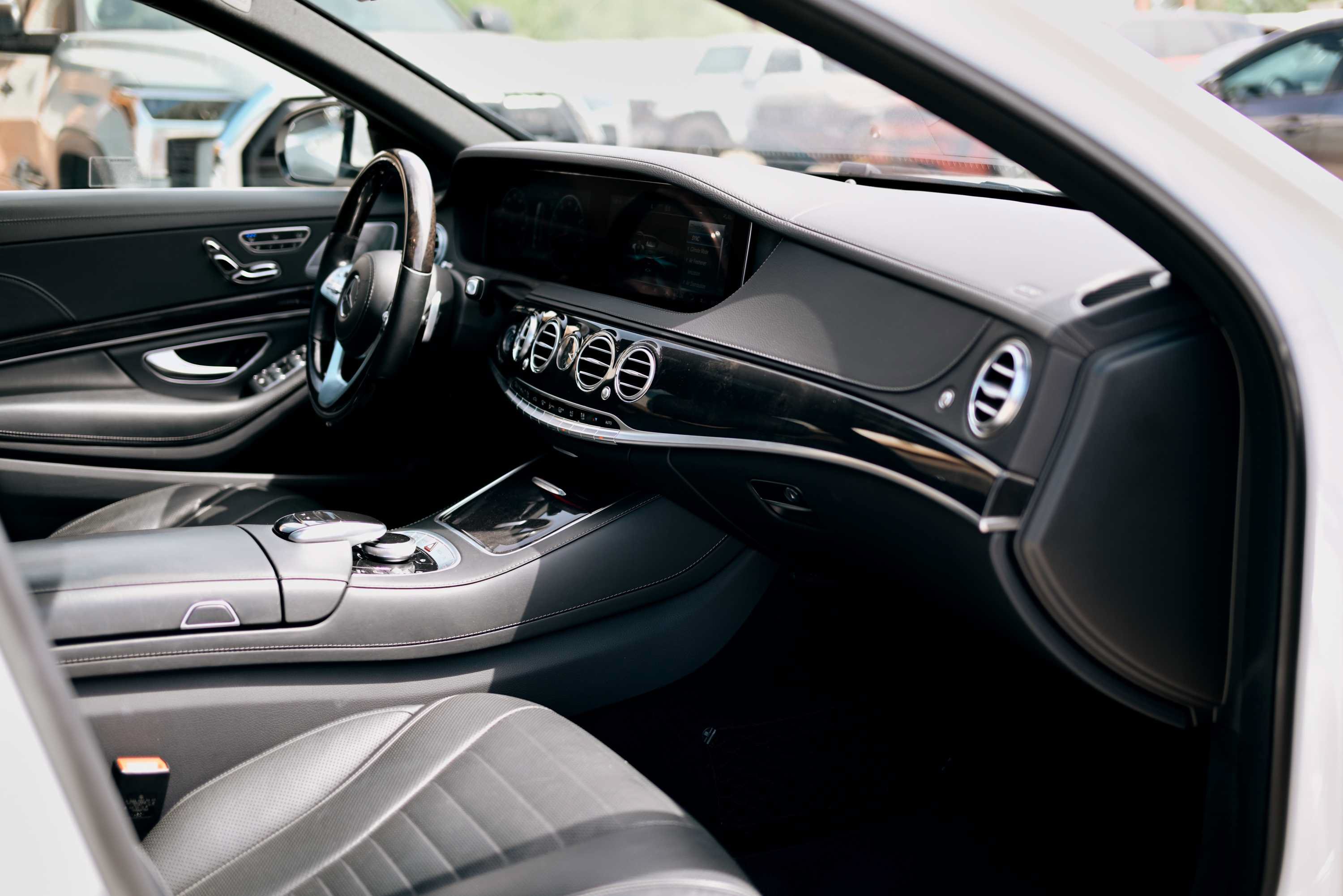 Used 2019 Mercedes-Benz S 560 Sedan w/ AMG Line Exterior image 16