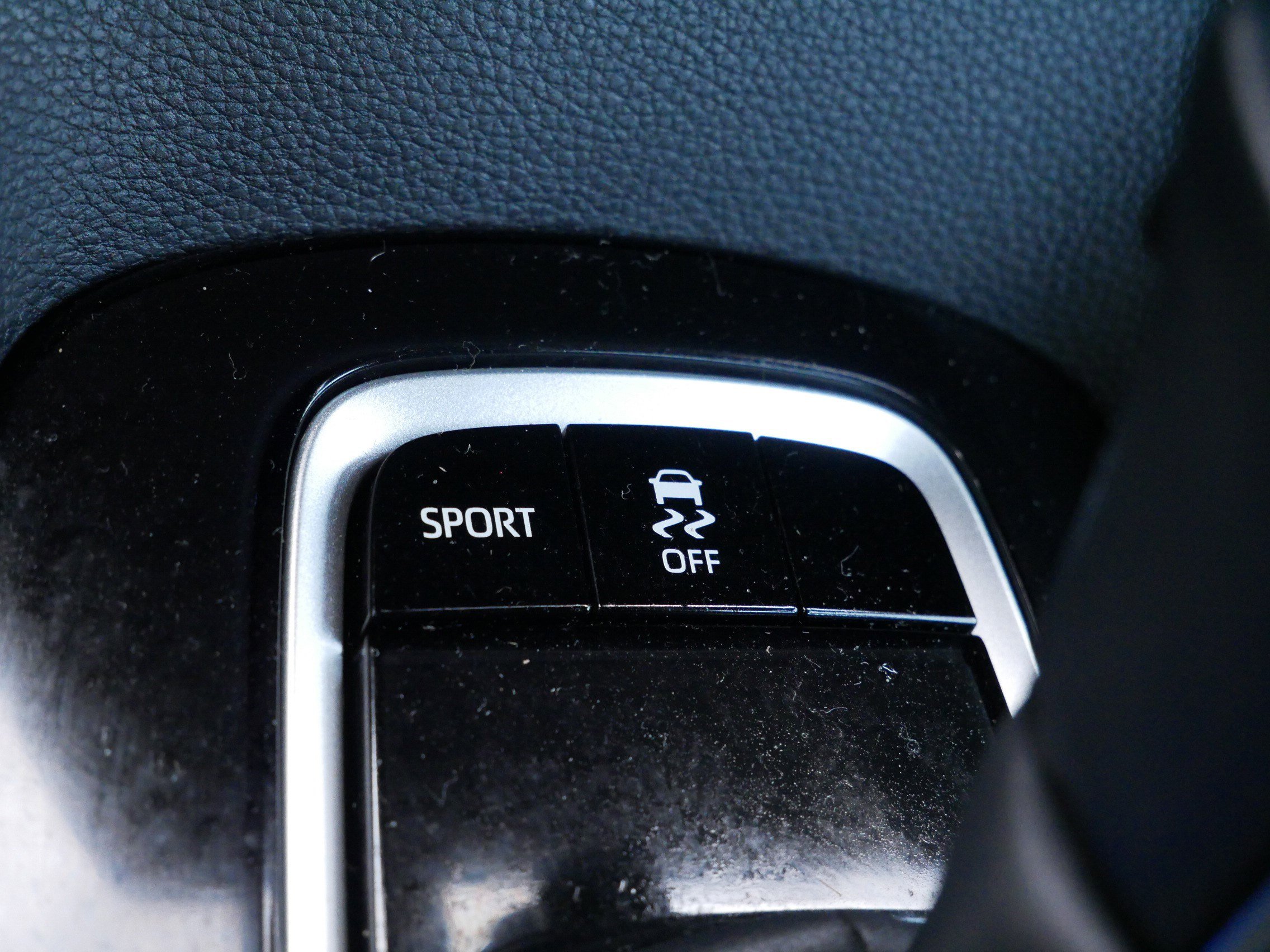 Used 2021 Toyota Corolla SE w/ Blackout Package (TMS) image 32