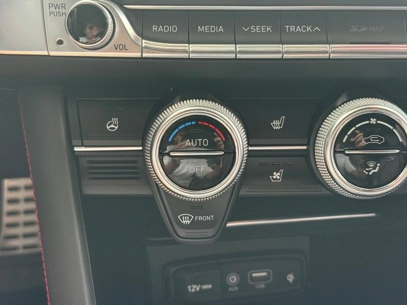 Used 2019 Genesis G70 2.0T Advanced w/ Sport Package AWD/4WD image 18