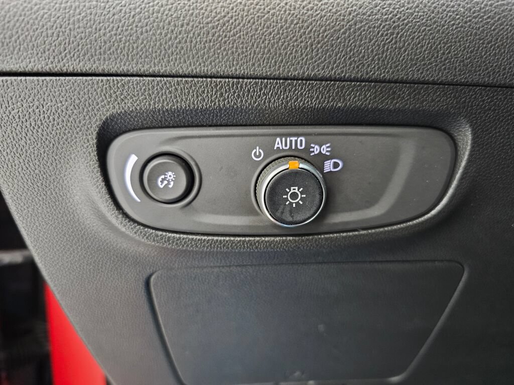 Used 2024 Buick Encore GX Sport Touring FWD image 23