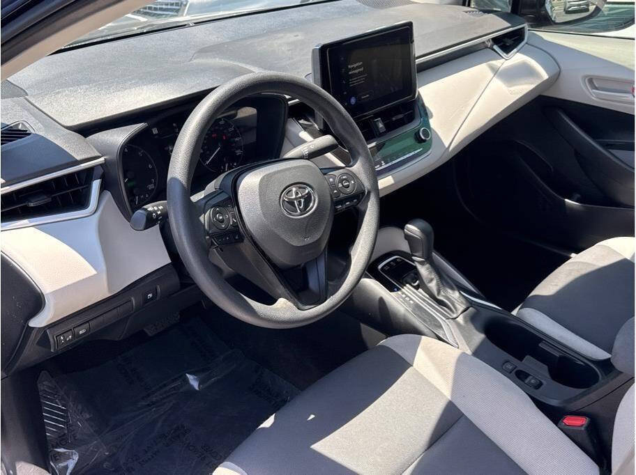 Used 2025 Toyota Corolla SE FWD image 18