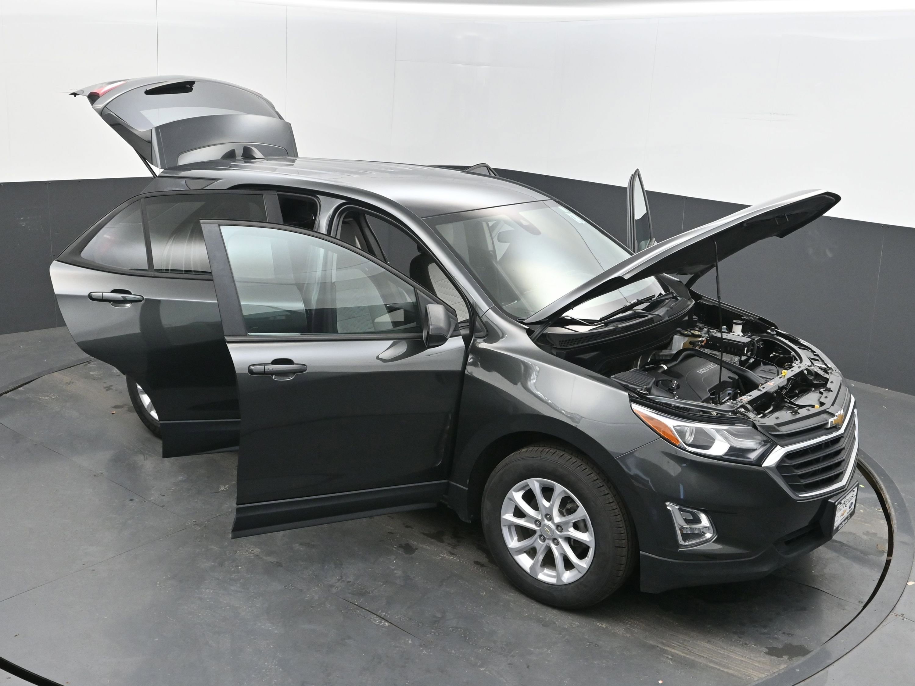 Used 2020 Chevrolet Equinox LS w/ LS Convenience Package image 38