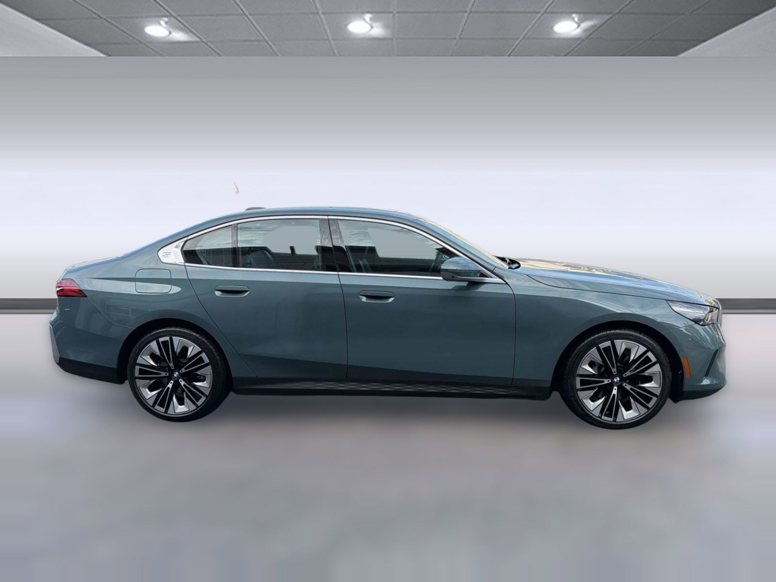 Certified 2025 BMW 530i RWD image 8