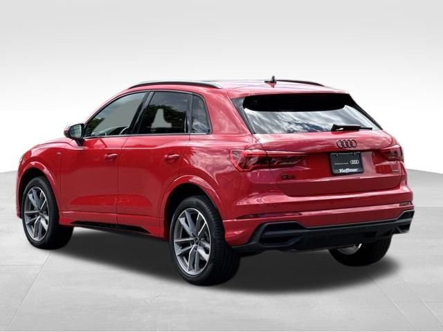 Certified 2025 Audi Q3 2.0T Premium w/ Convenience Package AWD/4WD image 5