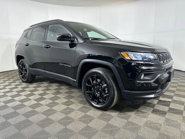 Used 2024 Jeep Compass Latitude w/ Sun and Sound Group image 2