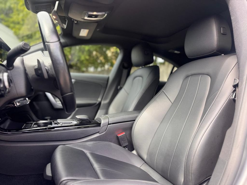 Used 2022 Mercedes-Benz CLA 250 4MATIC w/ Premium Package image 20