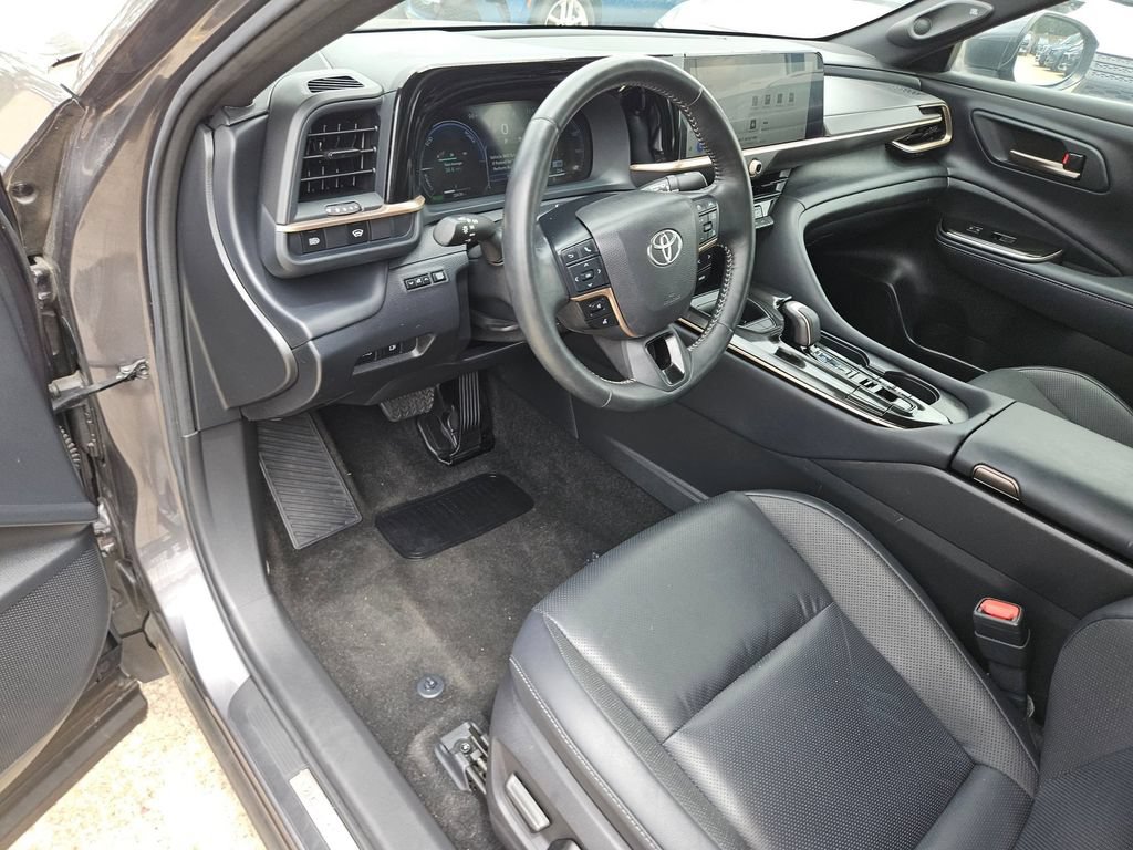 Used 2024 Toyota Crown AWD/4WD image 13