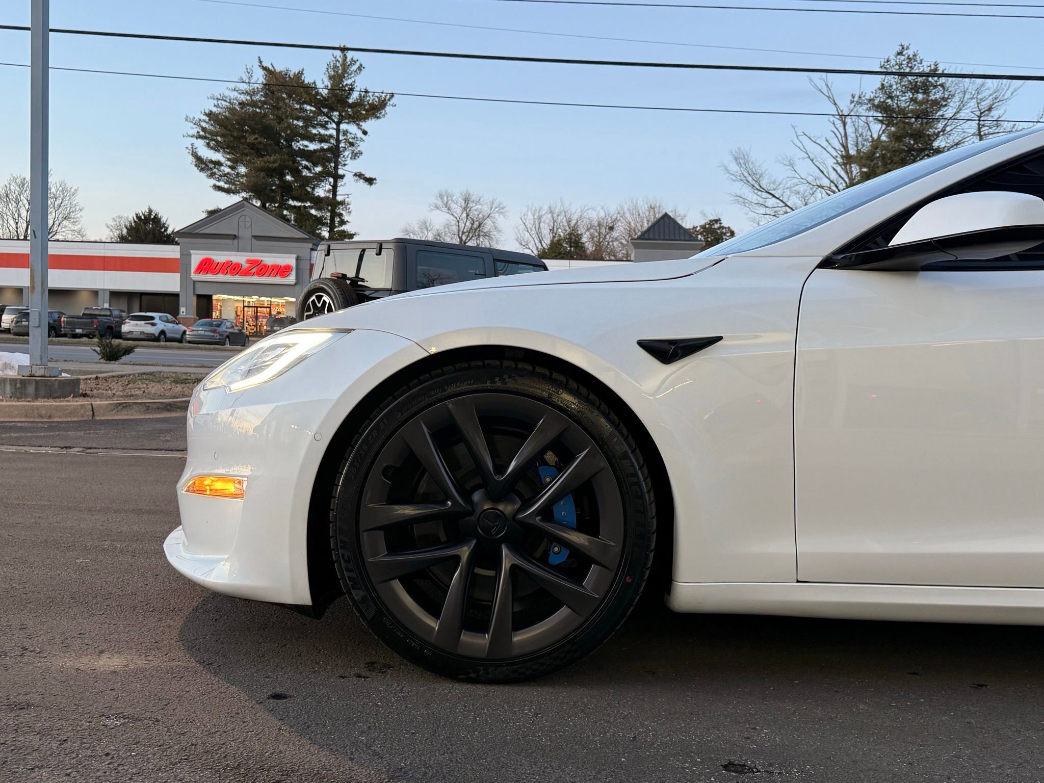 Used 2021 Tesla Model S Plaid image 9