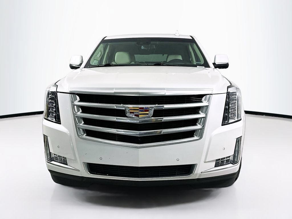 Used 2018 Cadillac Escalade Luxury AWD/4WD image 5