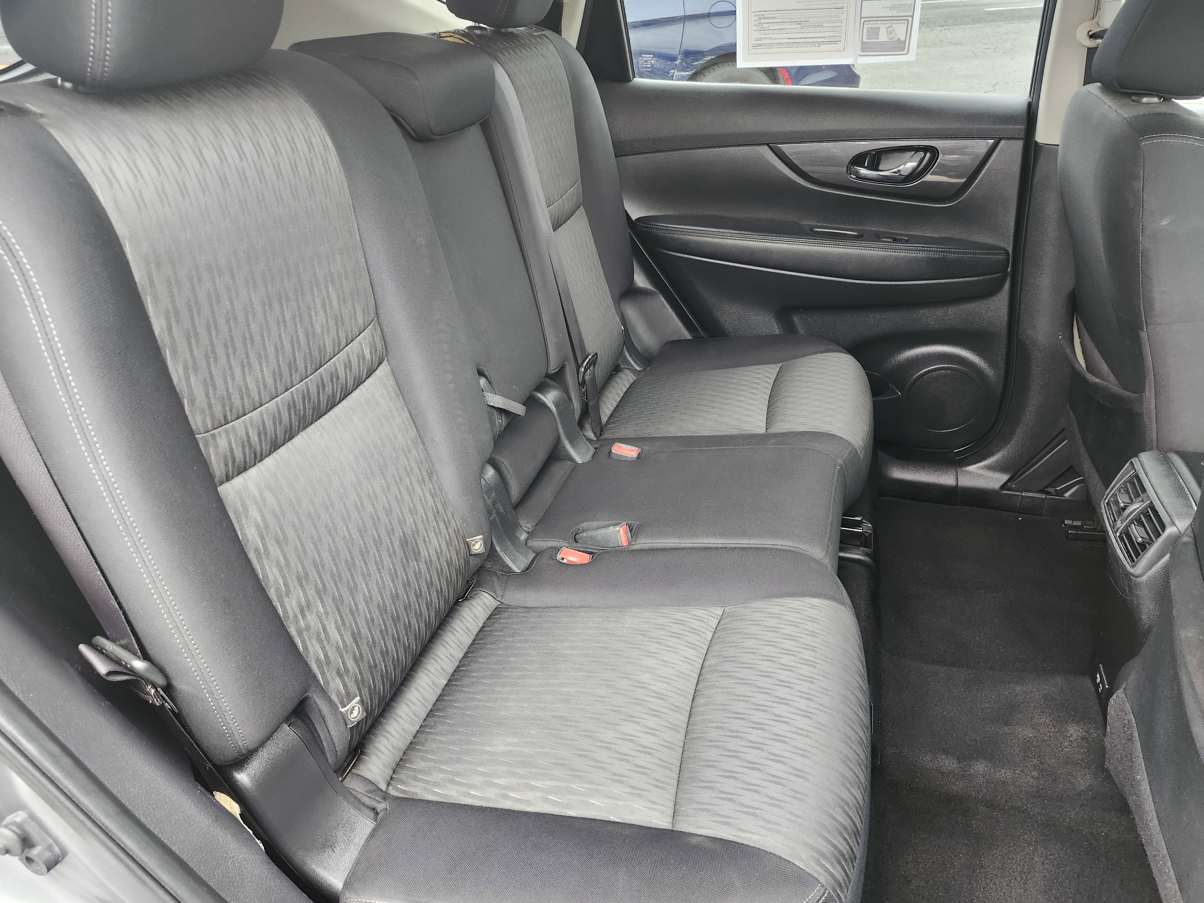 Used 2020 Nissan Rogue SV image 21