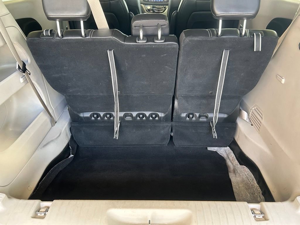 Used 2024 Chrysler Pacifica Touring-L FWD image 30