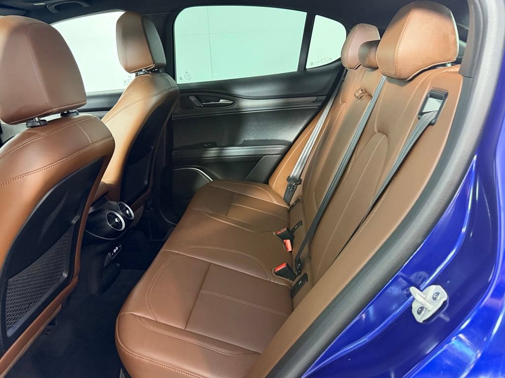 Used 2022 Alfa Romeo Stelvio Ti AWD/4WD image 19