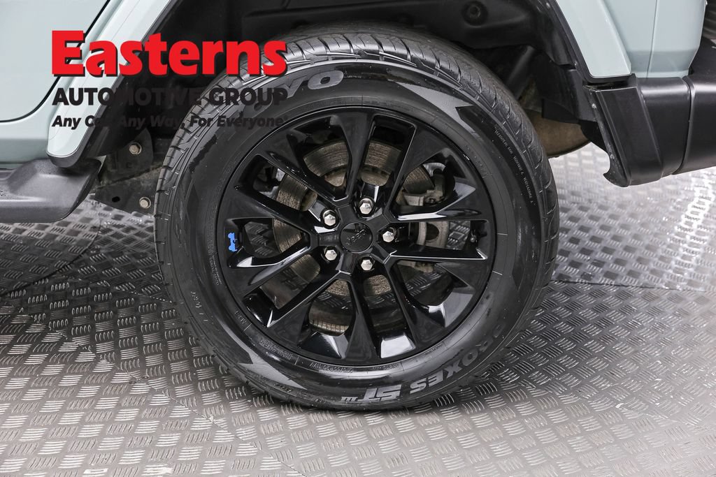 Used 2023 Jeep Wrangler Unlimited Sahara w/ Cold Weather Group AWD/4WD image 8