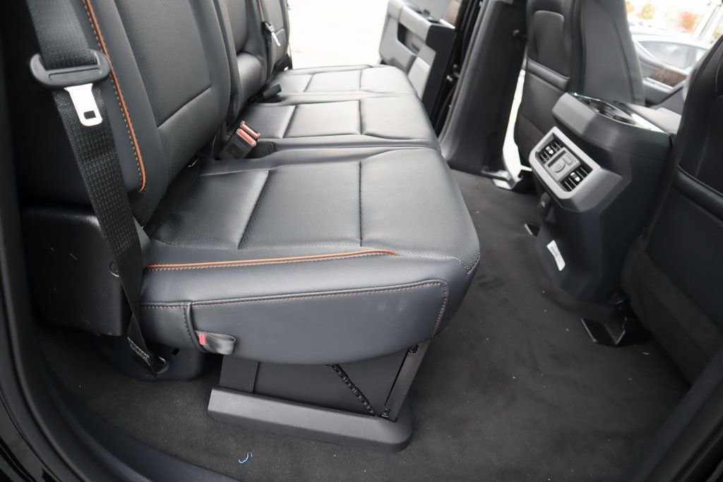 New 2026 Ford F250 Lariat w/ Chrome Package image 15