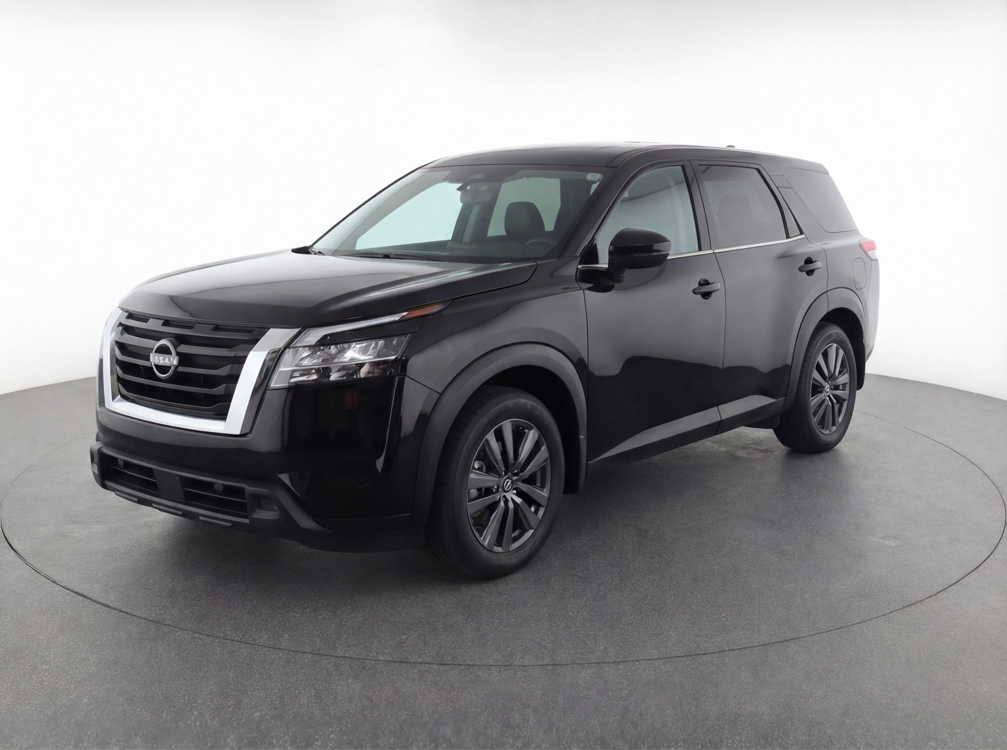 Used 2024 Nissan Pathfinder S FWD image 3