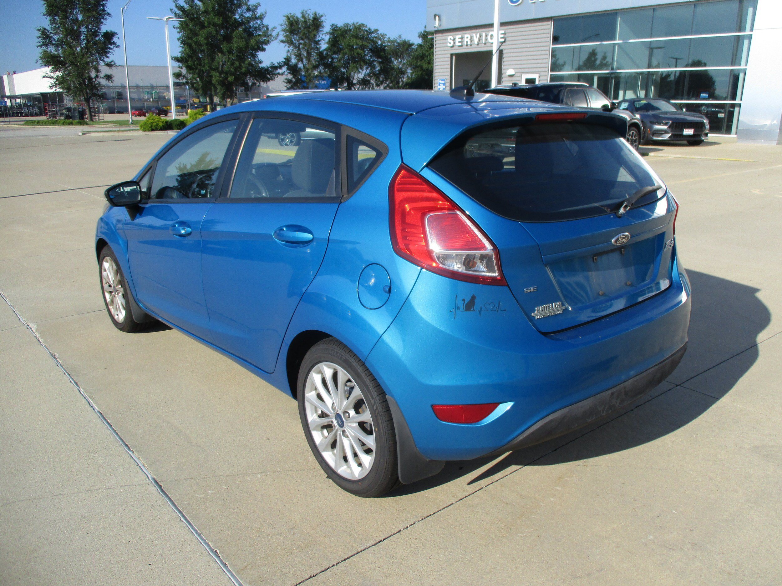 Used 2014 Ford Fiesta SE w/ Equipment Group 201A FWD image 3