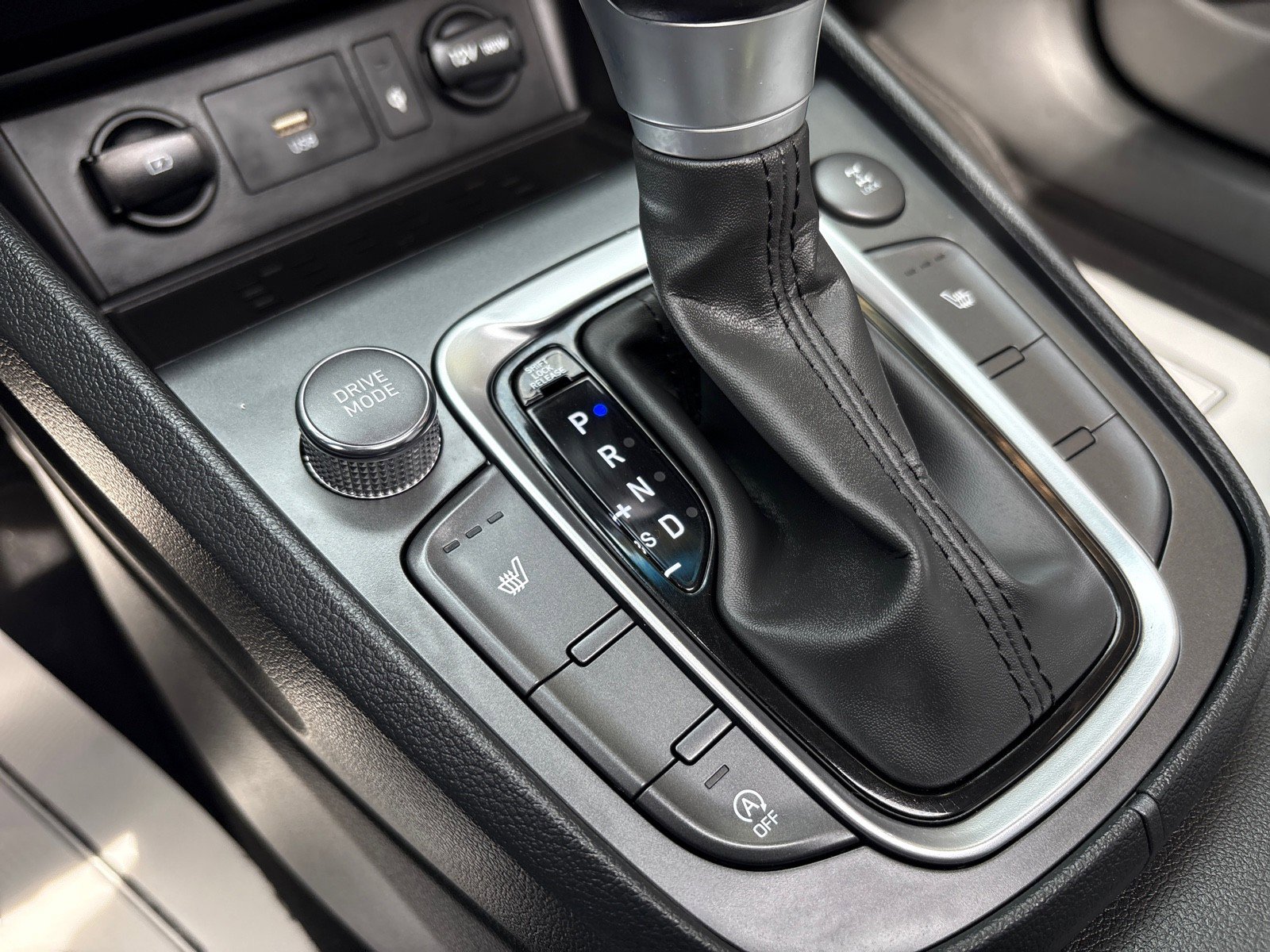 Used 2022 Hyundai Kona SEL w/ Convenience Package image 18