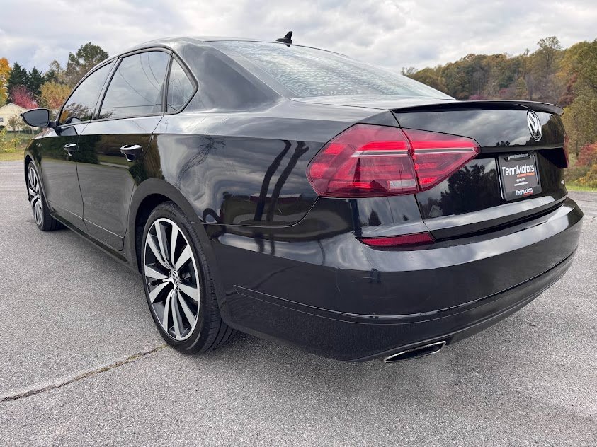 Used 2018 Volkswagen Passat 3.6 image 36