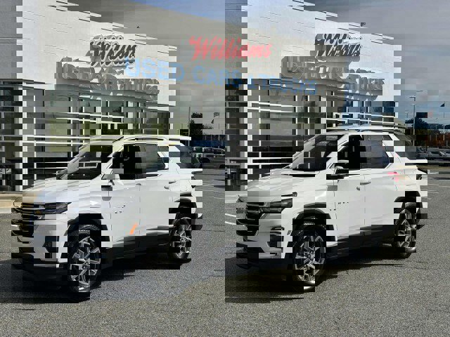 Used 2023 Chevrolet Traverse LT