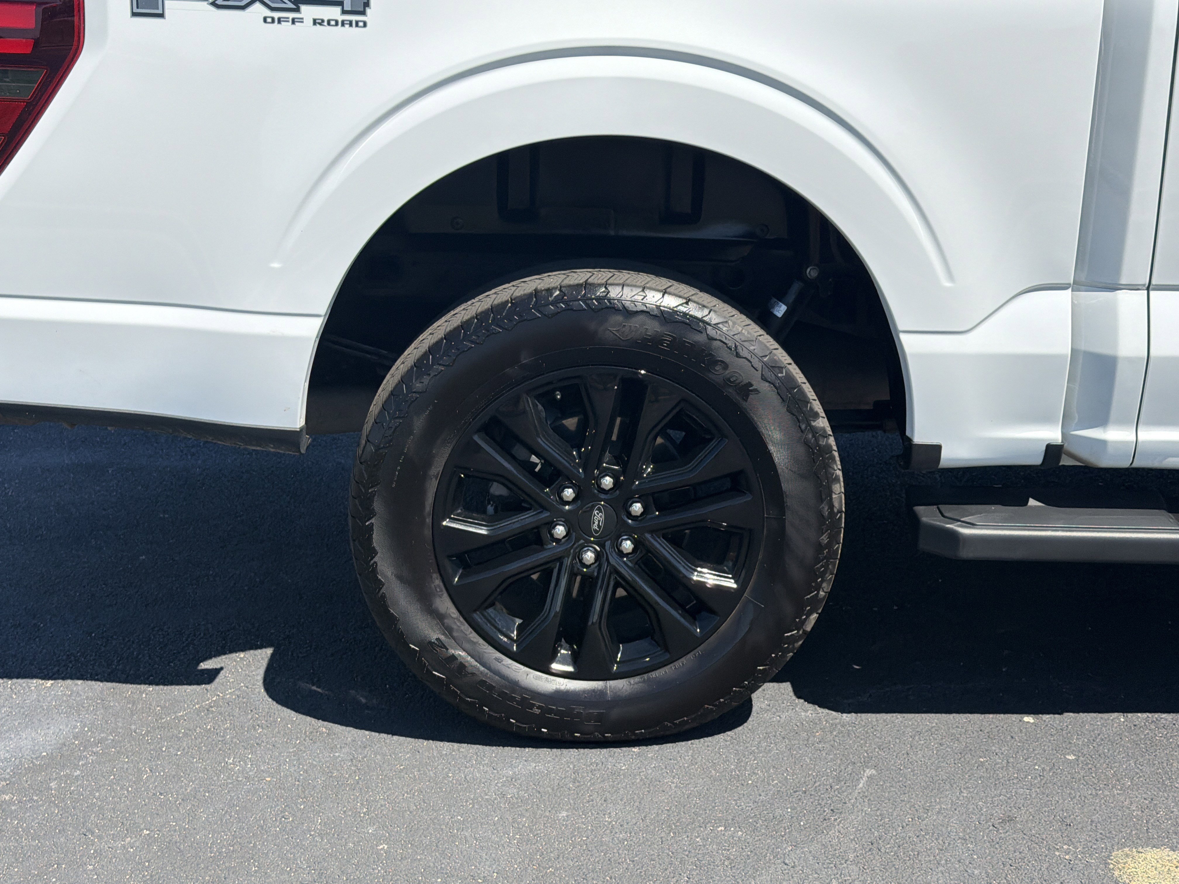 Used 2025 Ford F150 Lariat w/ Equipment Group 501A Mid image 34